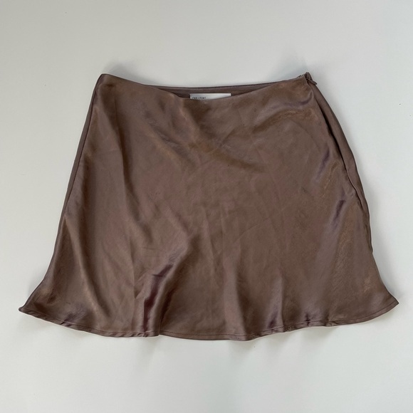 Oak+Fort Women's Taupe Bronzer Silky Flutter Mini Skirt Size 0 - Picture 1 of 9